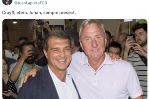 克鲁伊夫逝世九周年，拉波尔塔社媒晒合照悼念：永恒不朽